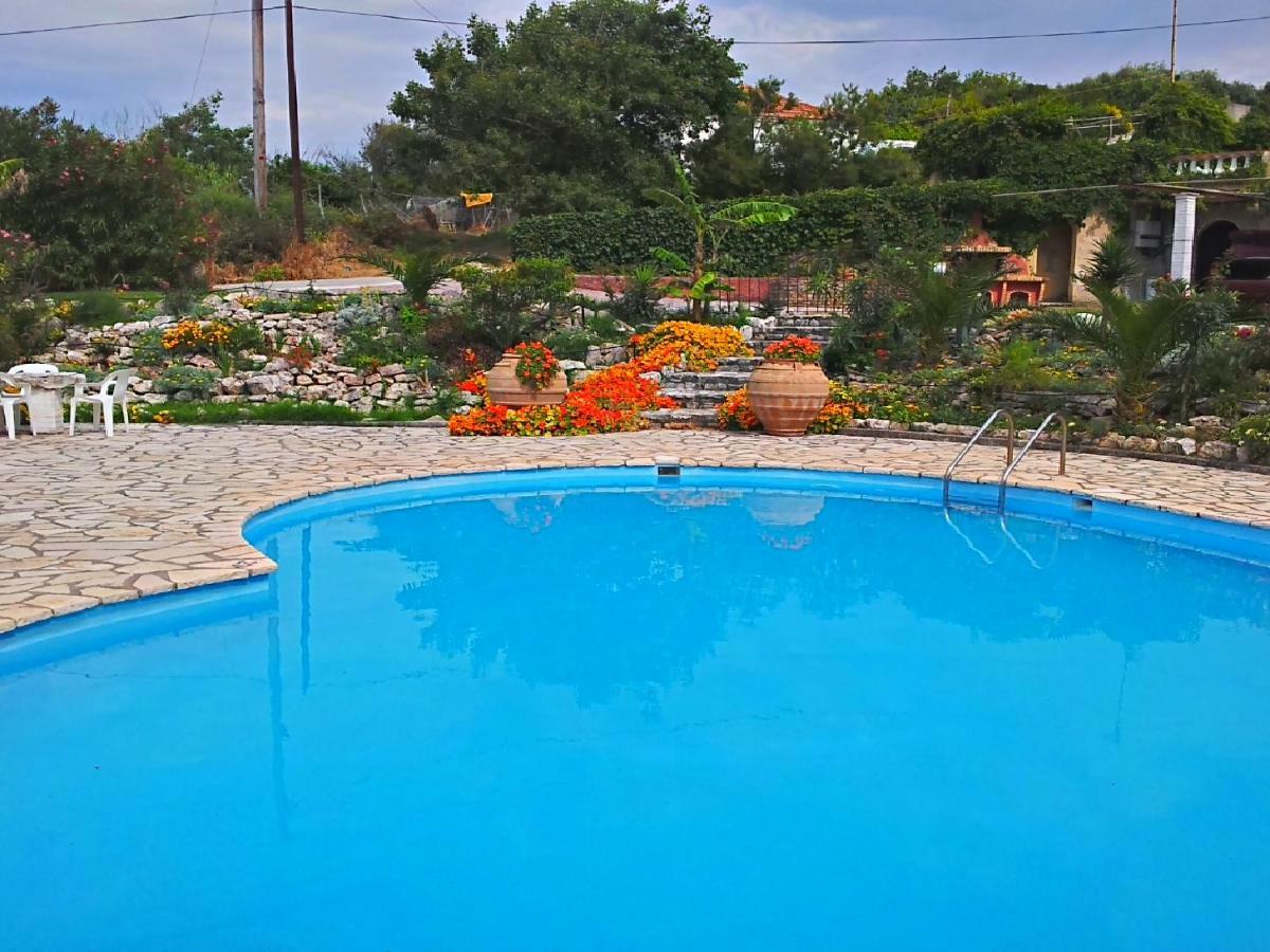 Angela Apartments Pool Gardens And Sea Views Agios Stefanos Avliotes  Esterno foto