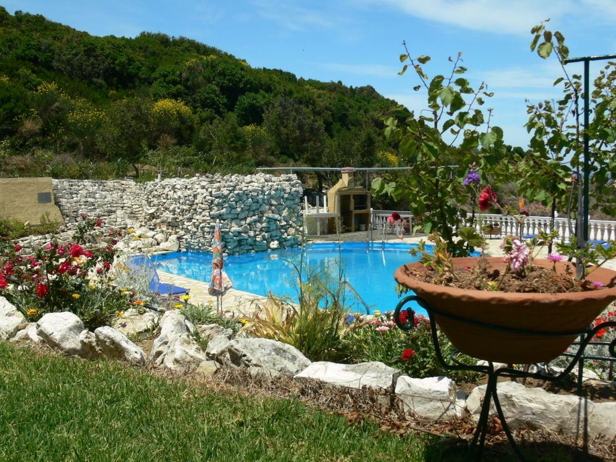 Angela Apartments Pool Gardens And Sea Views Agios Stefanos Avliotes  Esterno foto